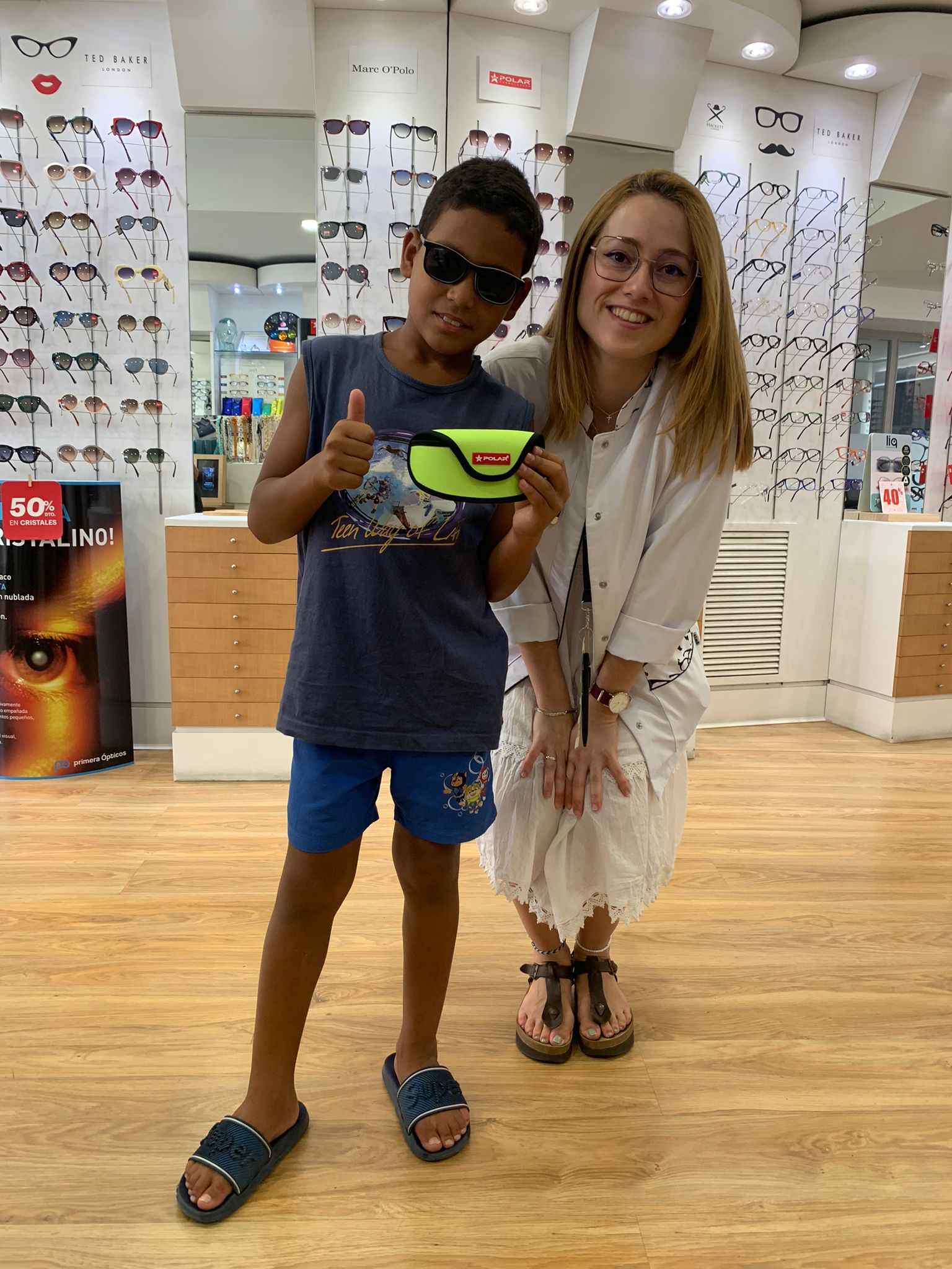 La Ruta de la Luz entrega 2.000 gafas y revisa a 4.000 niños de Vacaciones en Paz